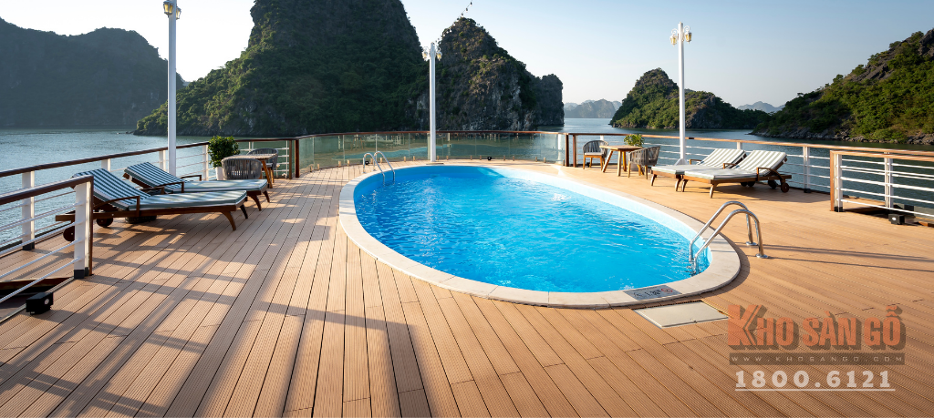 Hồ bơi: chống trơn, chịu nước, bền đẹp dù tiếp xúc thường xuyên với nước.
