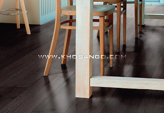 Sàn gỗ công nghiệp lót sàn phòng ăn