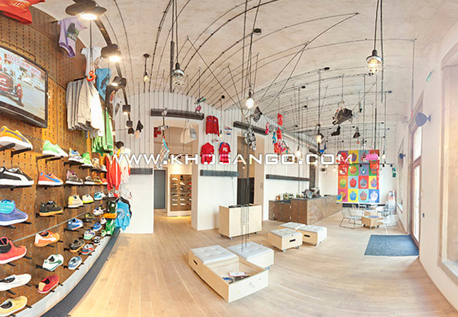 Sàn gỗ lót sàn shop giầy