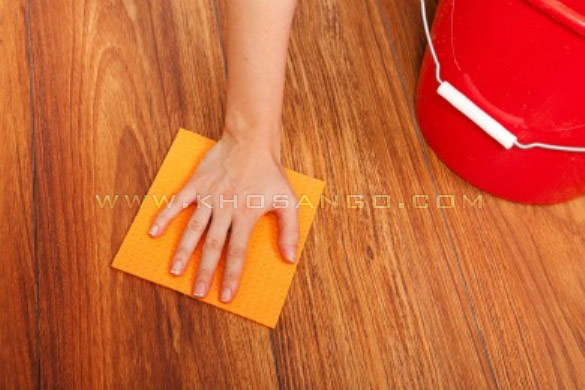 Vệ sinh sàn gỗ