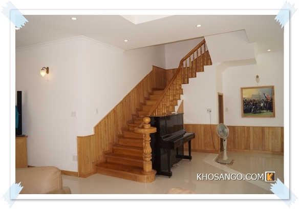 Lamri gỗ ốp tường cho phòng khách