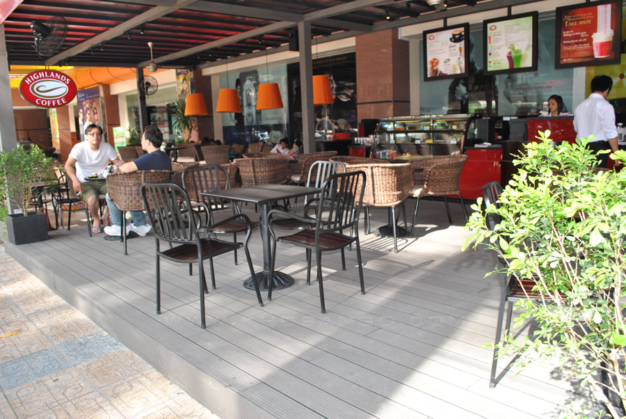 sàn gỗ quán cafe ngoài trời