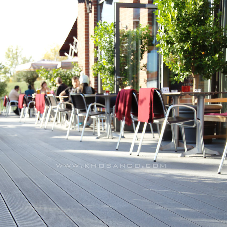sàn gỗ quán cafe ngoài trời