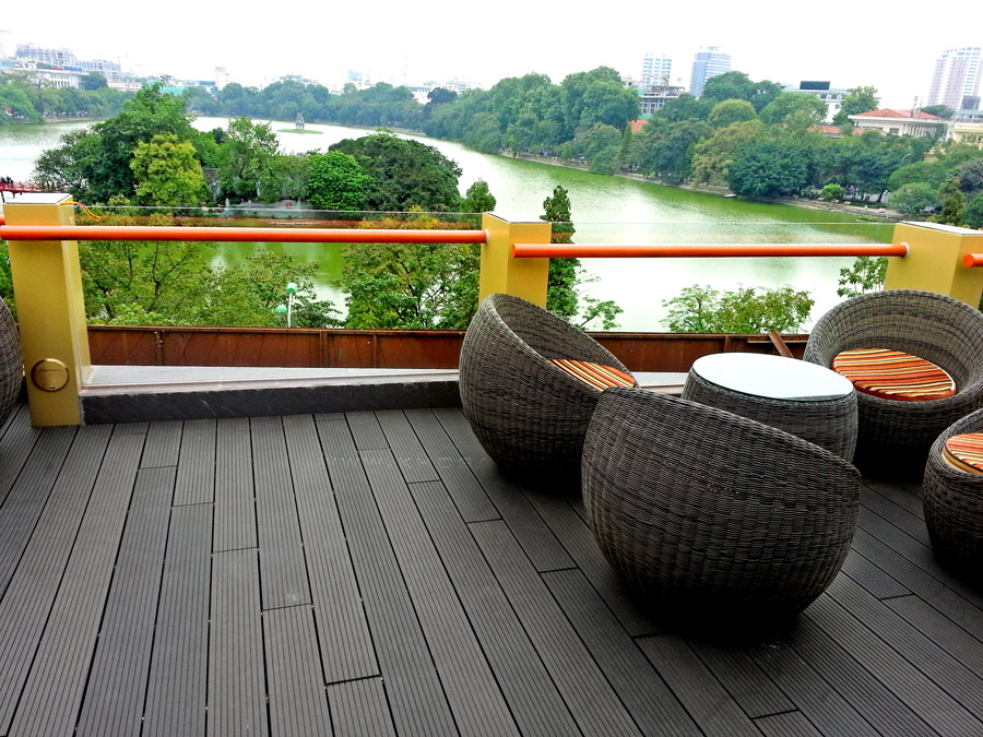 Sàn gỗ cafe ngoài trời