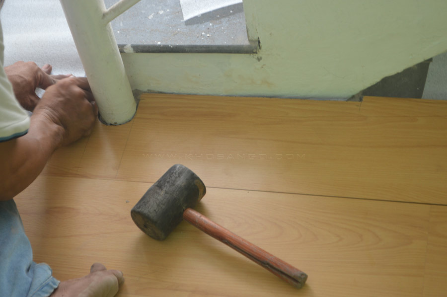 hoàn thành ghép sàn gỗ và cột