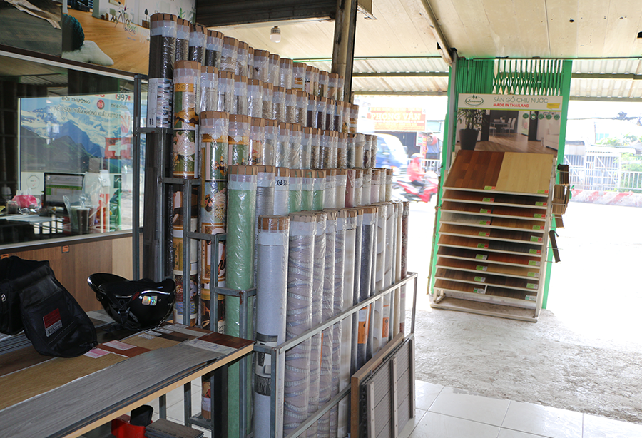 trưng bày giấy dán tường tại Thủ đức