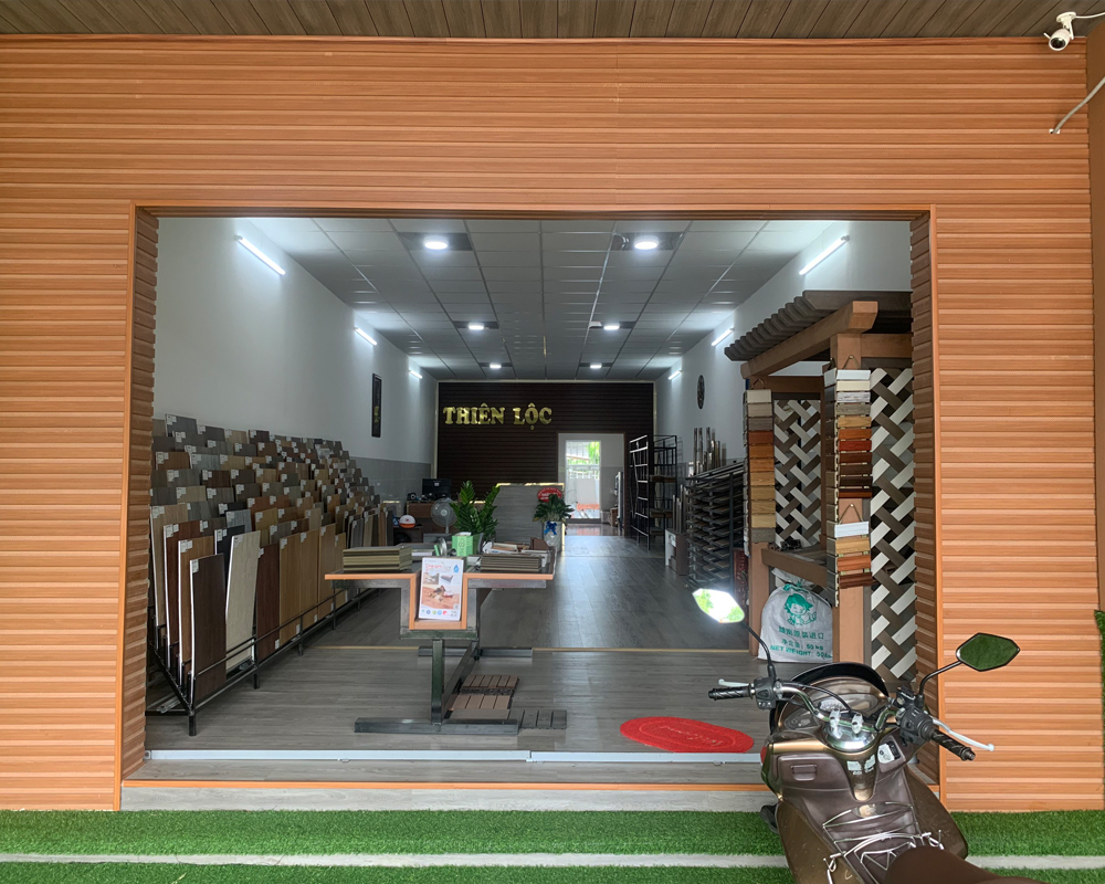 Mặt tiền cửa hàng kho sàn gỗ Bạc Liêu.