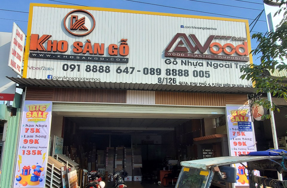 trưng bày sản phẩm tại kho sàn gỗ biên hòa